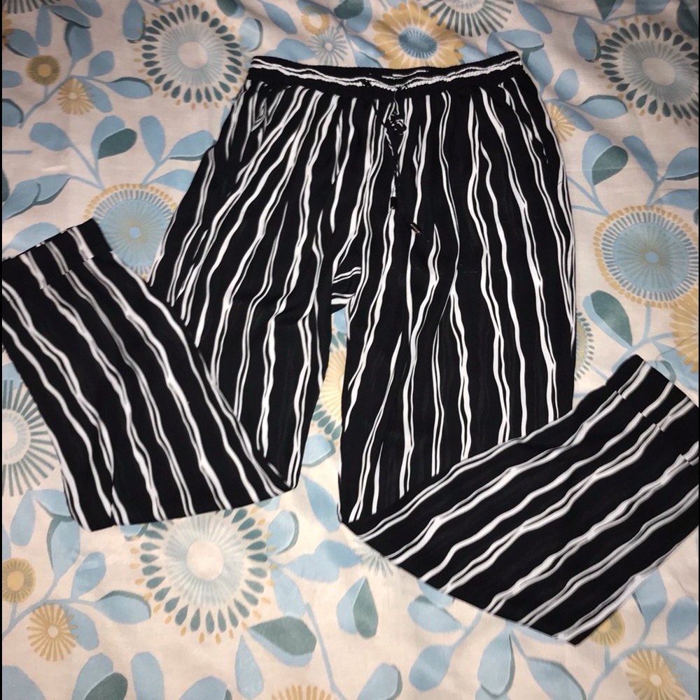 Pinstripe stretchy pants